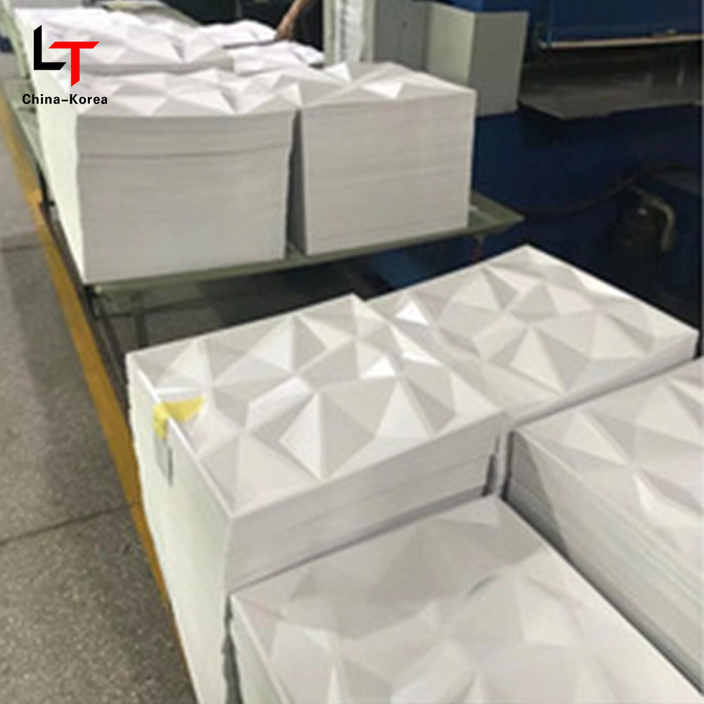 Panel Dinding PVC 3D Modern/Stiker Interior Tahan Air Bentuk Berlian Hitam Matt untuk Hiasan Dinding Ruang Tamu Kamar Tidur Tahan Air