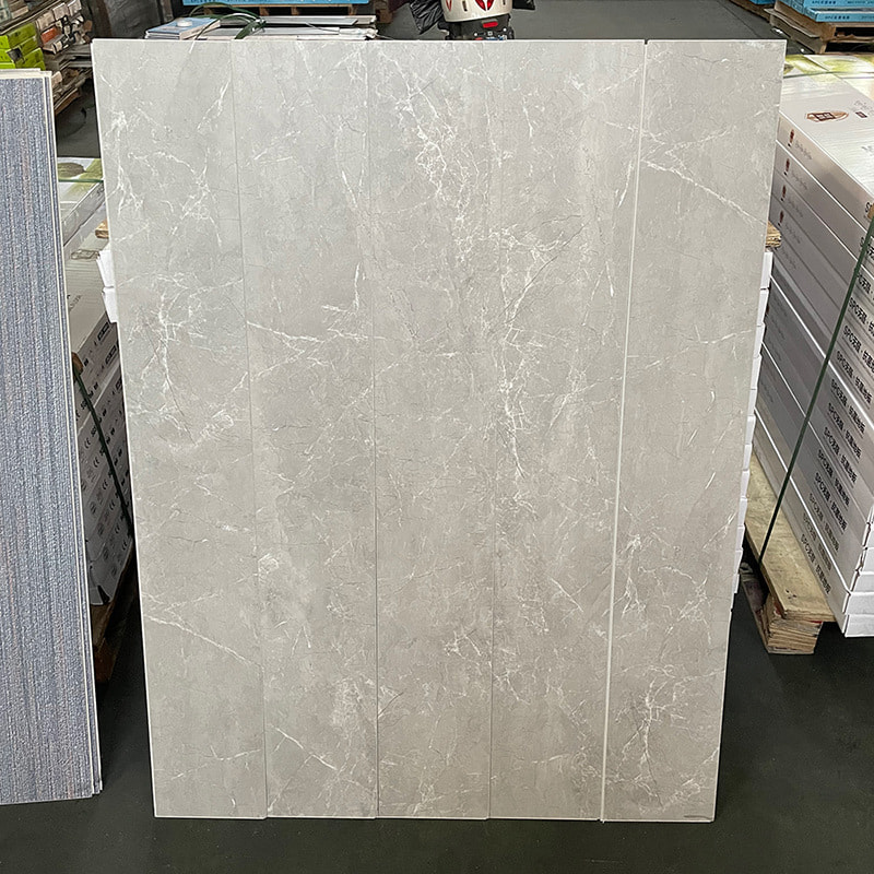 Marmer Putih dan Hitam Butir Kayu Inti Kaku Interlock Klik Kunci Lantai Papan Vinil Piso PVC Interior Klik Lantai Piso SPC