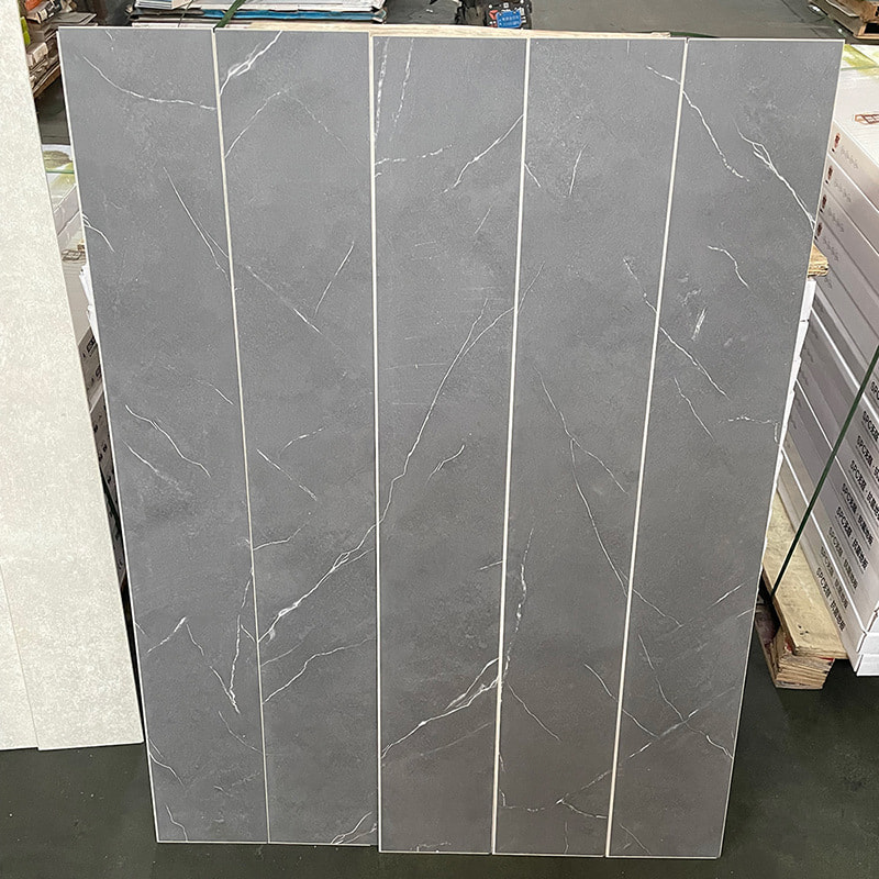 Marmer Putih dan Hitam Butir Kayu Inti Kaku Interlock Klik Kunci Lantai Papan Vinil Piso PVC Interior Klik Lantai Piso SPC